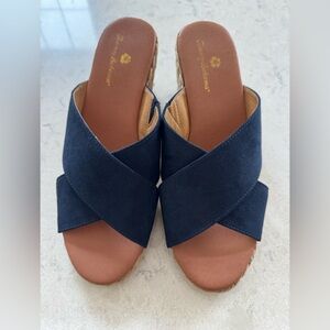 Tommy Bahama Navy Wedge Sandals Size 8
